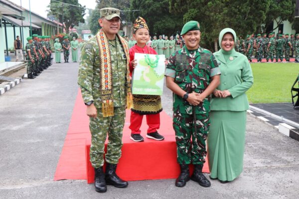 Pangdam XXI/Radin Inten Kunjungi Kodim 0422/Lampung Barat, Tegaskan Pentingnya Soliditas dan Profesionalisme Prajurit.