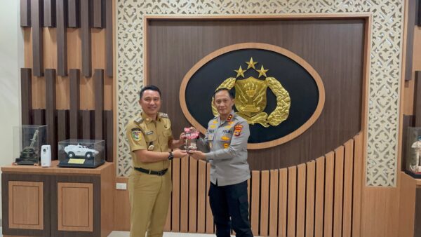 Panen Perdana Menjanjikan, Bupati Parosil Optimistis Lampung Barat Jadi Sentra Bawang Putih Grade A