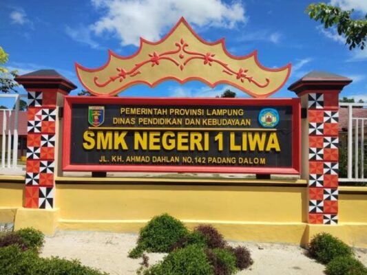 SMKN 1 Liwa Kondisikan Pengadaan Seragam Siswa Baru, Sekolah Langsung Pungut Duit Walimurid