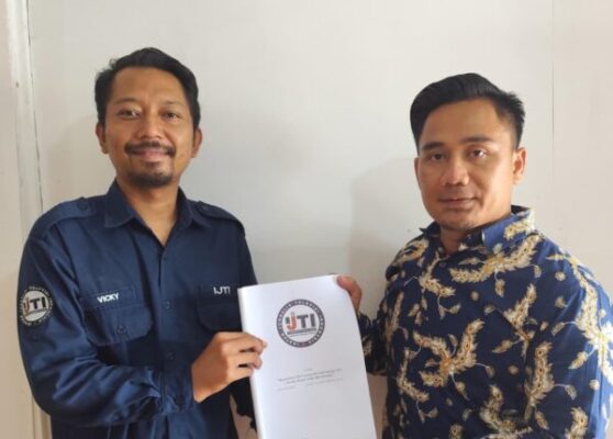 Bursa Ketua IJTI Korda Barat: Jurnalis Garuda TV Serahkan Berkas Pendaftaran